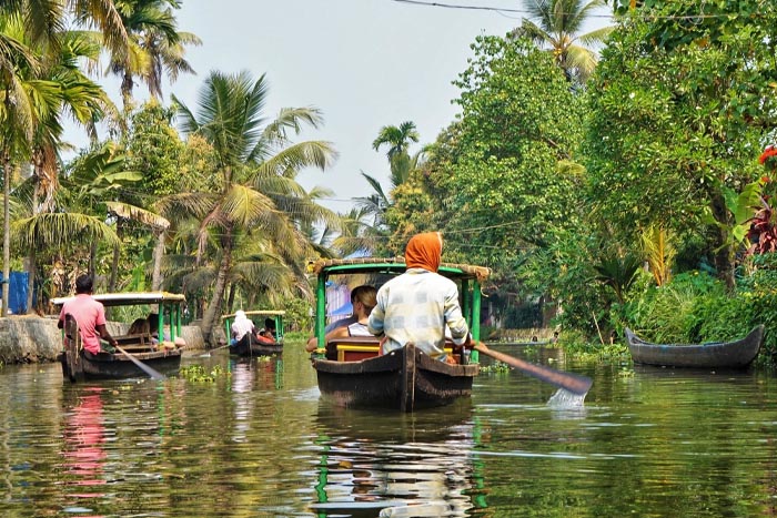 Canoe Boats